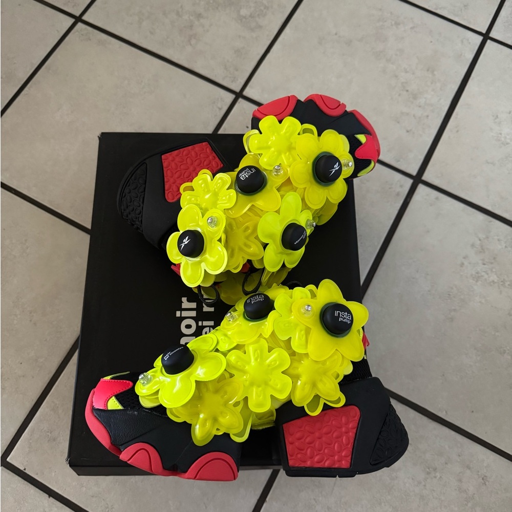 noir kei ninomiya insta pump sneakers